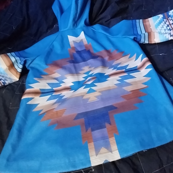 Woman's Aztec coat - Picture 3 of 3